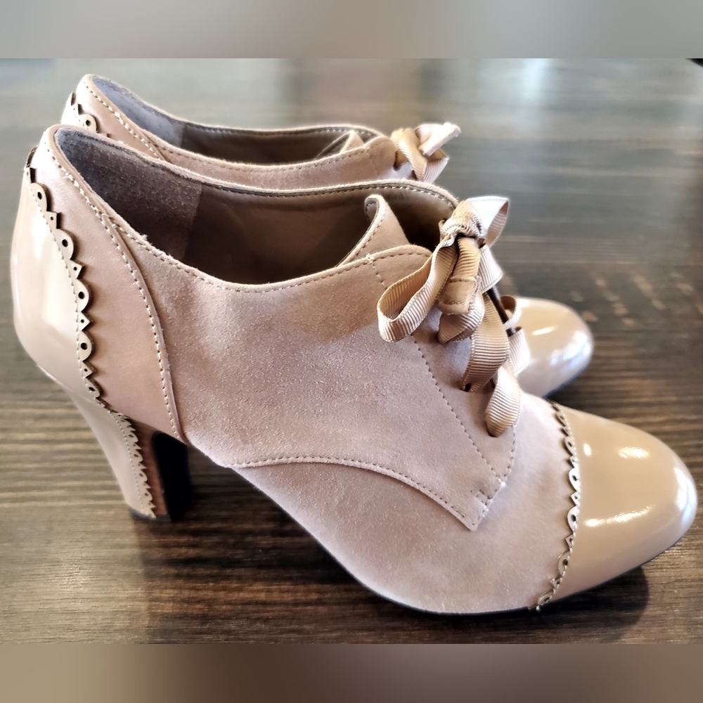 Gianni Bini women's shoes size 9.
